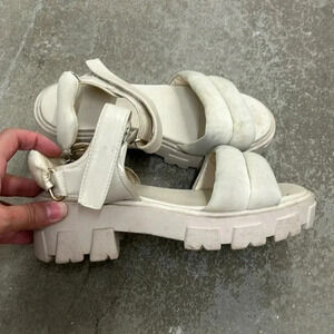 Raid lug  sole sandals‎